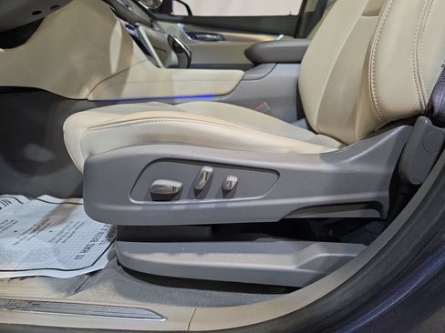 Used 2019 Cadillac XT5 Luxury AWD/4WD image 14