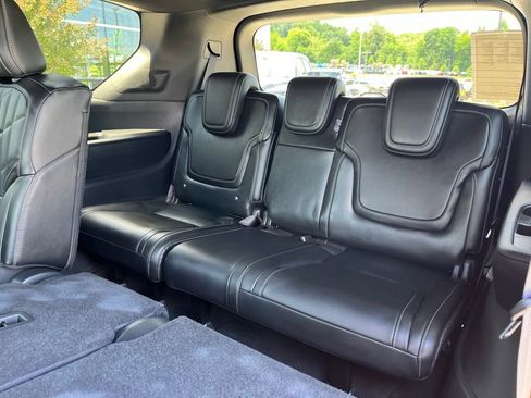 Used 2025 Nissan Armada PRO-4X w/ Pro-4X Premium Package AWD/4WD image 19