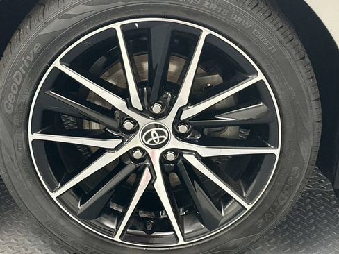 Certified 2022 Toyota Camry SE w/ Cold Weather Package AWD/4WD image 18
