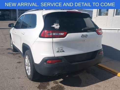 Used 2015 Jeep Cherokee Latitude AWD/4WD image 3