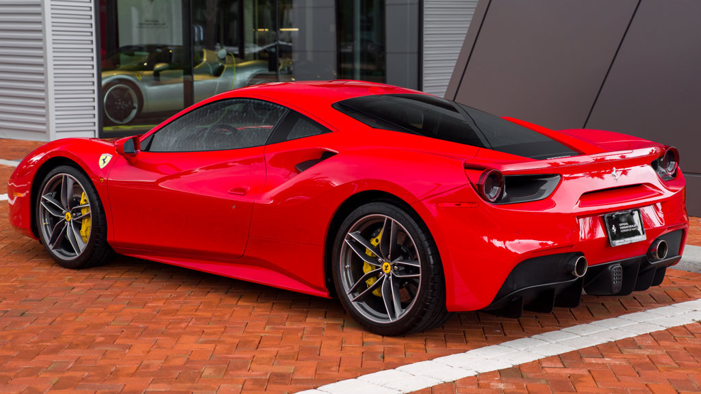 Used 2018 Ferrari 488 GTB RWD image 5