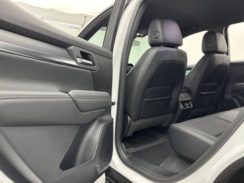 New 2027 GMC Terrain Elevation w/ Elevation Premium Package FWD image 37