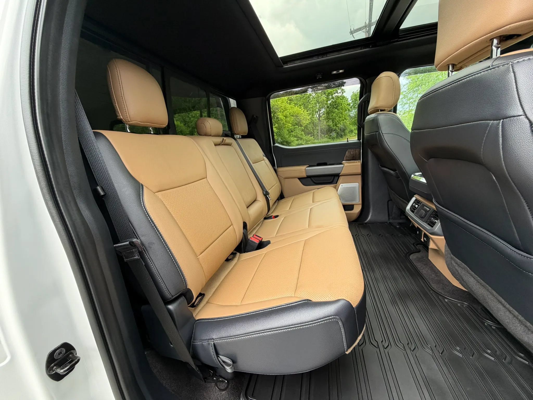 Used 2021 Ford F150 Lariat w/ Equipment Group 502A High AWD/4WD image 18