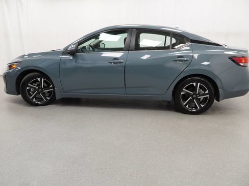 Used 2024 Nissan Sentra SV FWD image 40