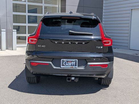 Used 2021 Volvo XC40 T5 R-Design w/ Advanced Package AWD/4WD image 6