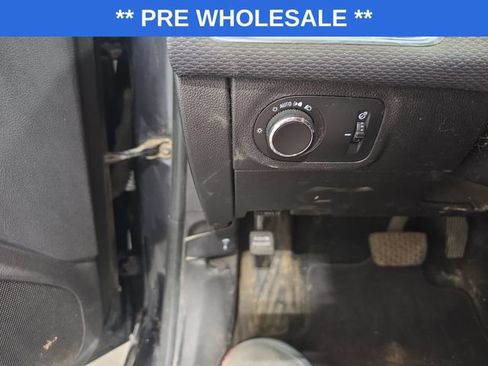 Used 2017 Chevrolet Cruze LT FWD image 12