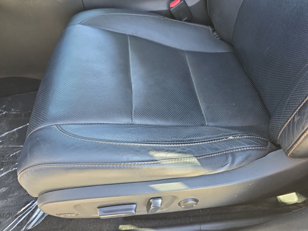 Used 2014 Toyota Highlander Limited Platinum FWD image 34