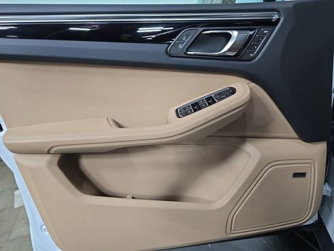 New 2026 Porsche Macan S image 22