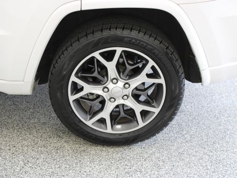 Used 2019 Jeep Grand Cherokee Overland RWD image 10