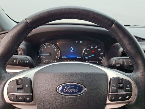 Used 2022 Ford Explorer XLT RWD image 18