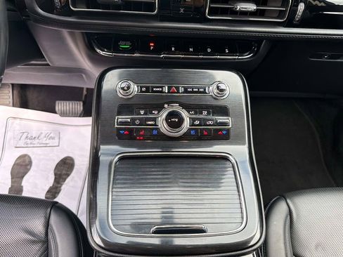 Used 2022 Lincoln Nautilus Reserve AWD/4WD image 26