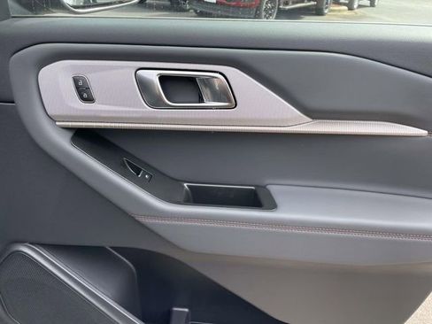 New 2026 Ford Explorer Active RWD image 29