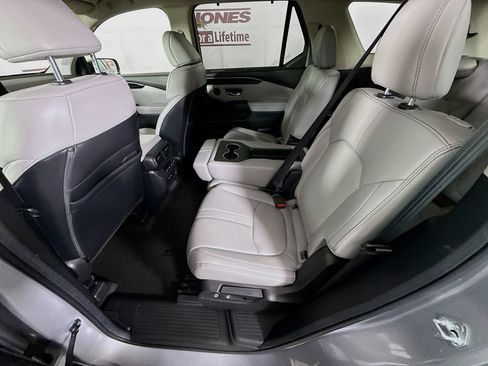 Used 2024 Honda Pilot Touring image 27
