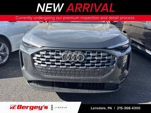 Used 2025 Audi Q5 Premium Plus w/ Premium Plus AWD/4WD image 1