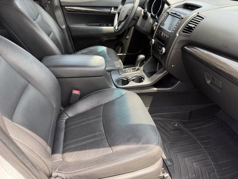 Used 2012 Kia Sorento SX w/ SX Premium Pkg AWD/4WD image 16