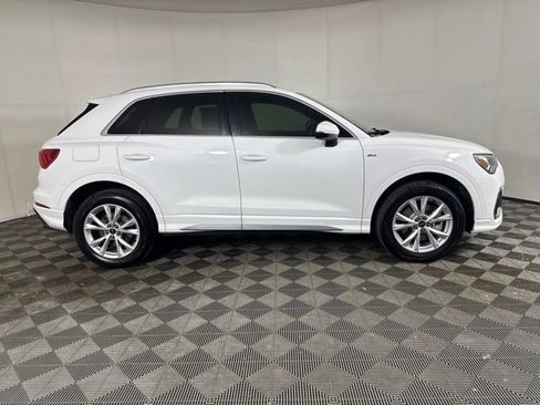 Used 2023 Audi Q3 2.0T Premium AWD/4WD image 2