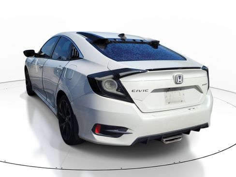 Used 2024 Honda Civic Sport image 4