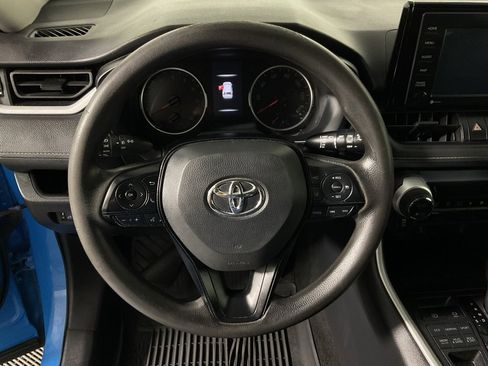 Used 2021 Toyota RAV4 XLE image 18