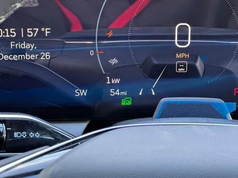 New 2026 Cadillac Optiq Luxury 1 image 27