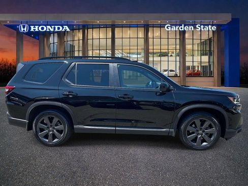 Used 2023 Honda Pilot Sport image 5