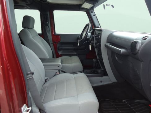 Used 2007 Jeep Wrangler Unlimited Rubicon w/ Dual Top Group AWD/4WD image 21