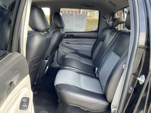 Used 2015 Toyota Tacoma 4x4 Double Cab image 21