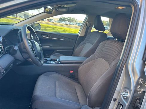 Used 2025 Toyota Camry LE image 30