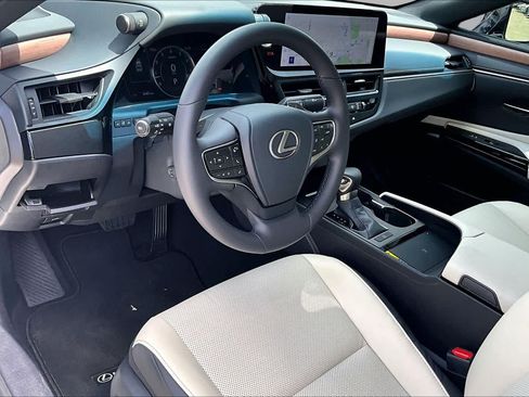 Used 2025 Lexus ES 350 w/ Premium Package FWD image 18