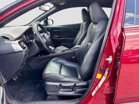 Used 2019 Toyota C-HR Limited FWD image 20