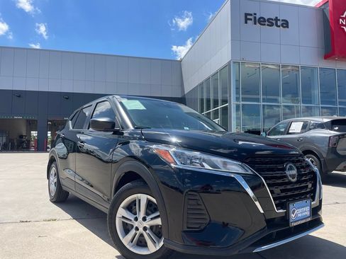 Certified 2025 Nissan Kicks Play S FWD image 1