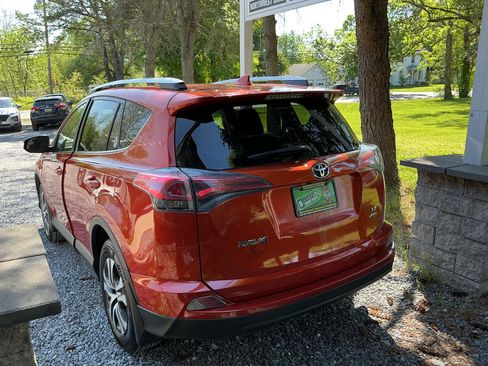 Used 2016 Toyota RAV4 LE AWD/4WD image 7