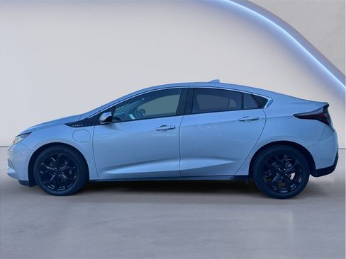 Used 2017 Chevrolet Volt Premier w/ Driver Confidence II Package FWD image 3