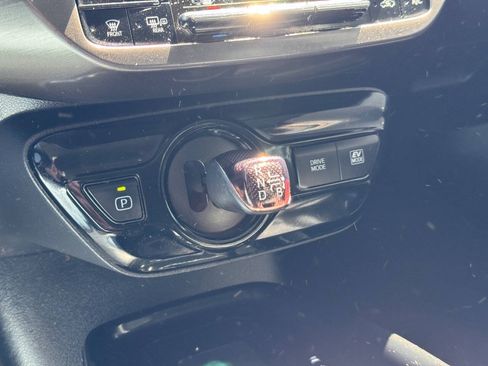 Used 2021 Toyota Prius FWD image 28