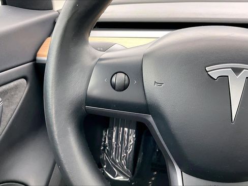 Used 2018 Tesla Model 3 Long Range image 23