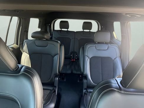 Used 2023 Jeep Grand Cherokee L Altitude AWD/4WD image 36