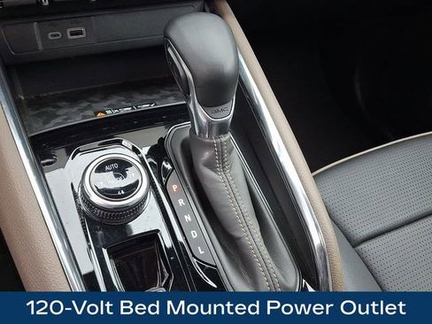 Used 2023 GMC Canyon Denali image 11