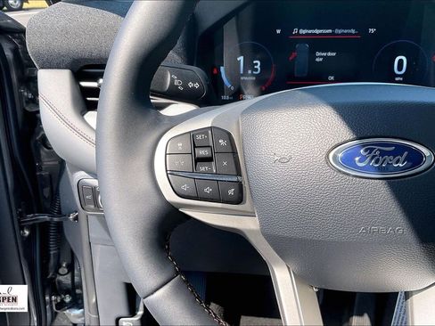 New 2026 Ford Explorer Active RWD image 19