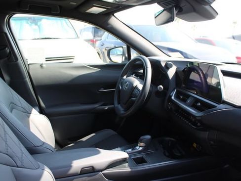 Used 2025 Lexus UX 300h FWD image 5