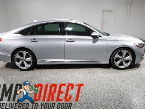 Used 2019 Honda Accord Touring image 6