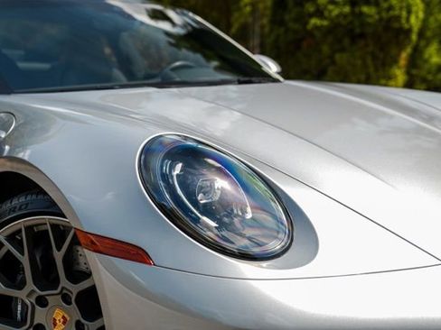 Used 2025 Porsche 911 Carrera RWD image 8