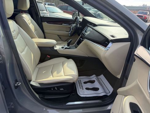 Used 2018 Cadillac XT5 Premium Luxury w/ Driver Assist Package image 30