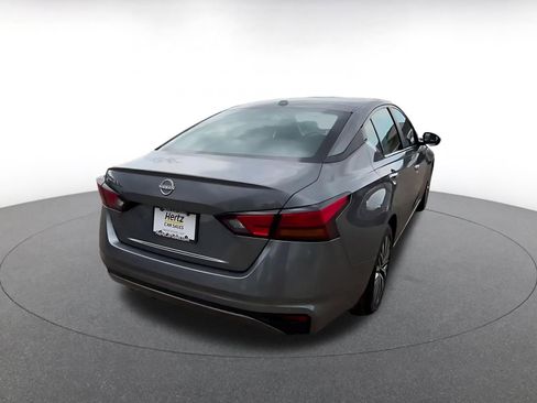 Used 2025 Nissan Altima 2.5 SV FWD image 14