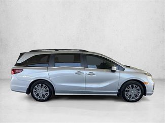 Used 2025 Honda Odyssey Touring video 4