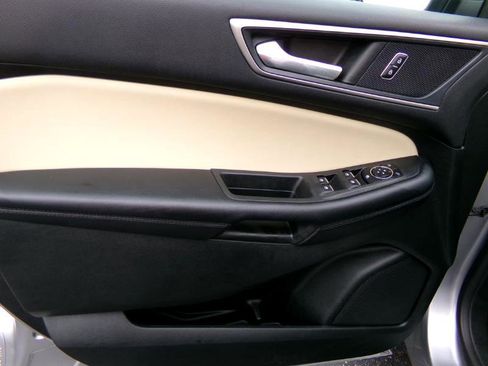 Used 2023 Ford Edge SEL w/ Convenience Package image 10