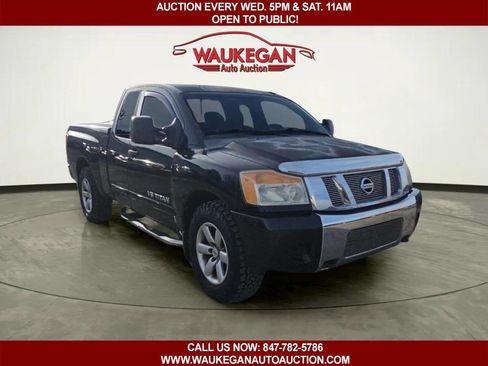 Used 2008 Nissan Titan SE RWD image 3