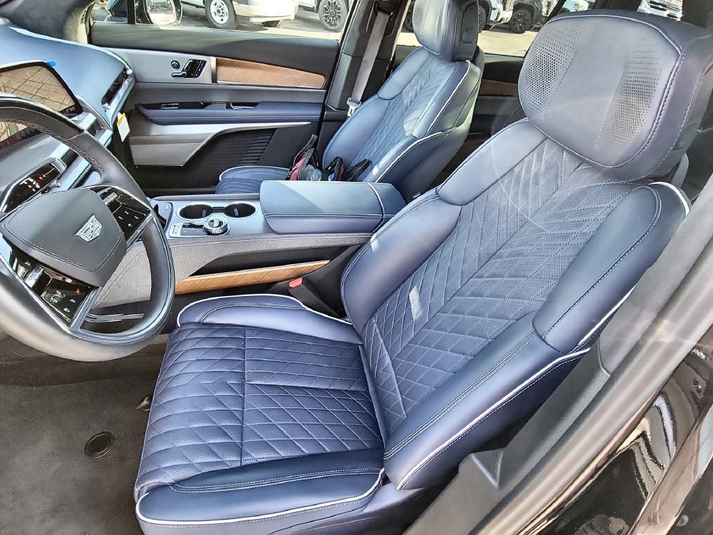 Used 2026 Cadillac Vistiq Premium Luxury AWD/4WD image 18