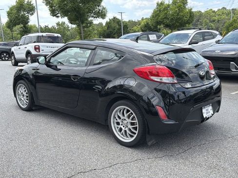 Used 2013 Hyundai Veloster FWD image 5