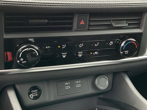 New 2025 Nissan Rogue S image 30