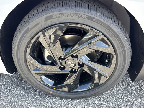 New 2026 Hyundai Elantra SEL Sport FWD image 9