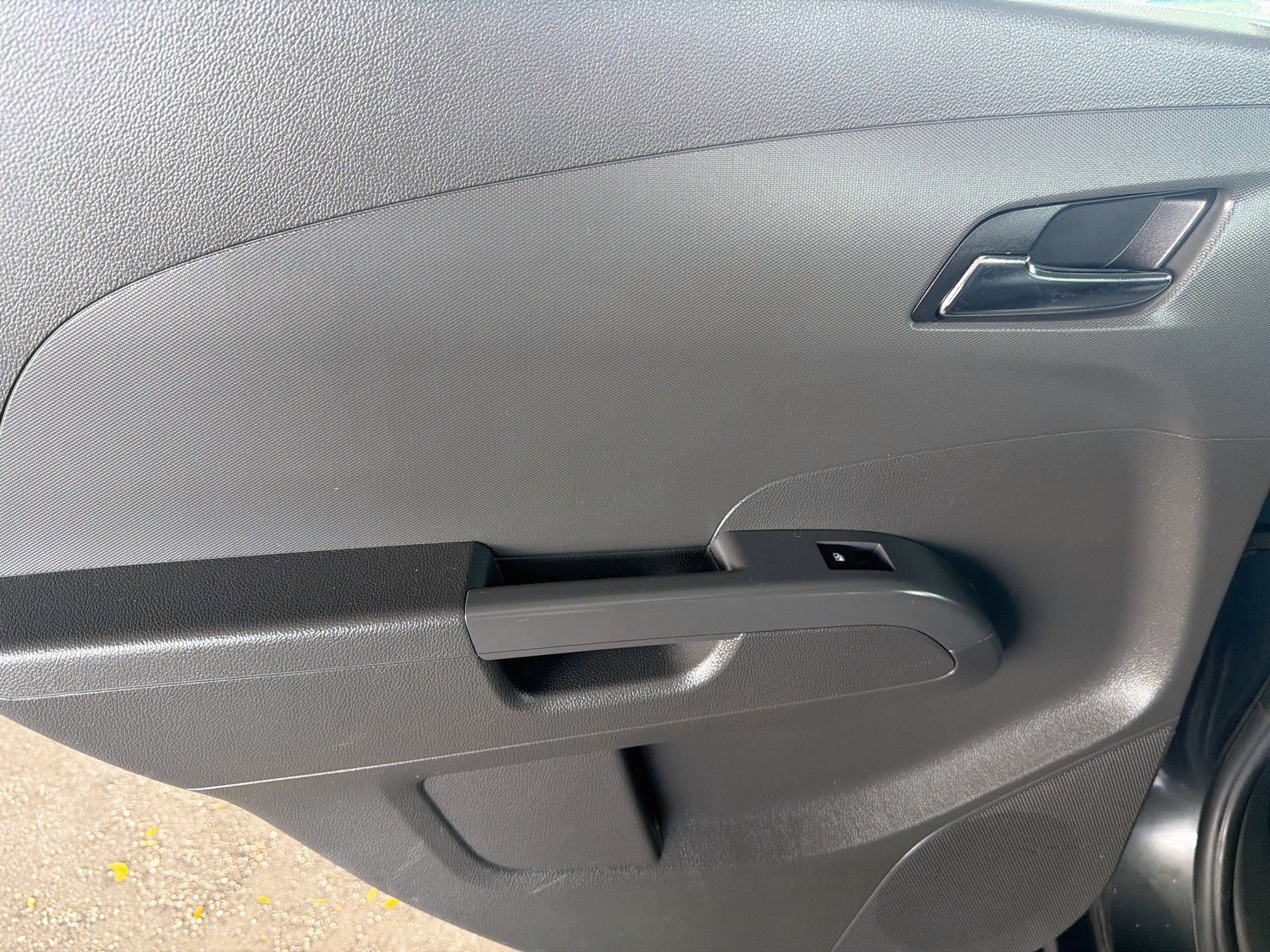 Used 2015 Chevrolet Sonic LT FWD image 23